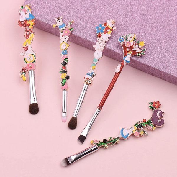 Alice in Wonderland Makeup Brushes