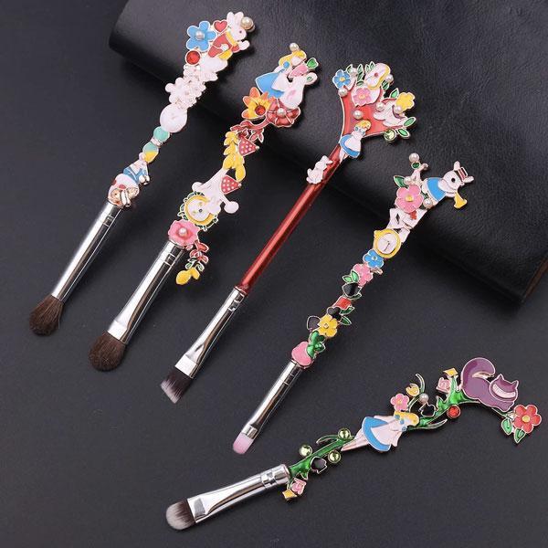 Alice in Wonderland Makeup Brushes